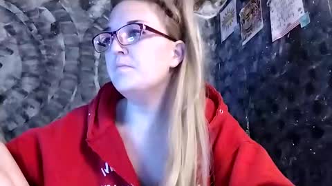 Snapshot of a6909 chatting on 12-30-24, 04:08 Bree Anna online show from 12-30-24, 04:08
