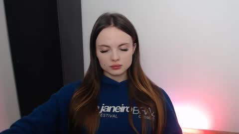 a_ariella_ online show from 09-12-25, 12:27