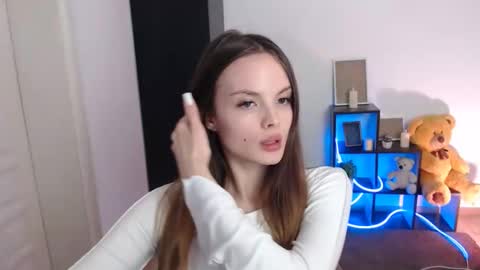 a_ariella_ online show from 11-04-25, 01:32