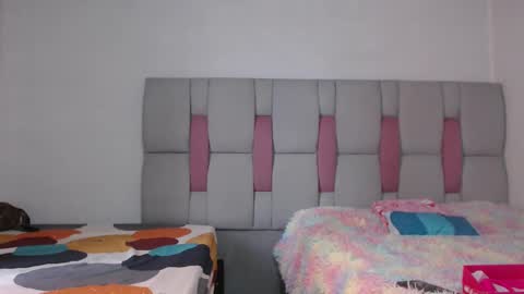 Snapshot of a_g_b chatting on 09-15-25, 03:45 a_g_b online show from 09-15-25, 03:45