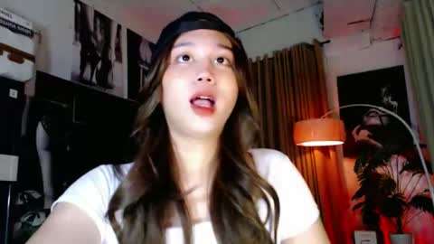 Snapshot of a_r_i_a_n_n_a chatting on 09-27-25, 07:46 Lovely Yana online show from 09-27-25, 07:46