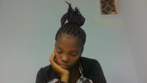 Snapshot of aadienne chatting on 05-14-26, 09:32 aadienne online show from 05-14-26, 09:32