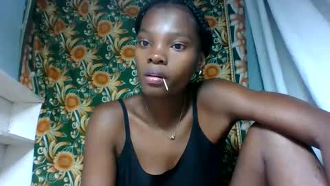 Snapshot of aadienne chatting on 06-08-26, 08:04 aadienne online show from 06-08-26, 08:04