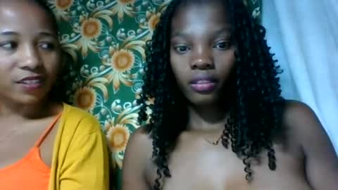 Snapshot of aadienne chatting on 06-11-26, 05:11 aadienne online show from 06-11-26, 05:11