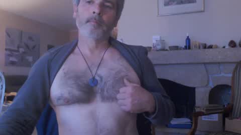 Snapshot of aalex1717 chatting on 12-18-24, 07:47 Aalex1717 online show from 12-18-24, 07:47
