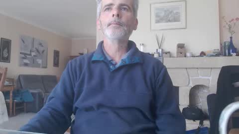 Snapshot of aalex1717 chatting on 05-13-26, 08:23 Aalex1717 online show from 05-13-26, 08:23