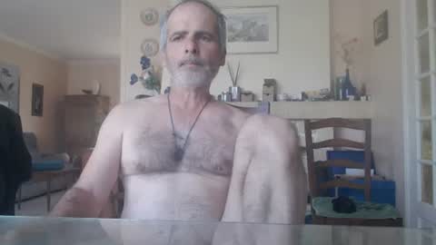 Snapshot of aalex1717 chatting on 06-14-26, 05:53 Aalex1717 online show from 06-14-26, 05:53