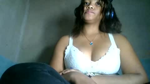 Snapshot of aariciah chatting on 06-19-26, 07:23 aariciah online show from 06-19-26, 07:23