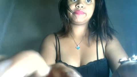 Snapshot of aariciah chatting on 06-27-26, 01:17 aariciah online show from 06-27-26, 01:17