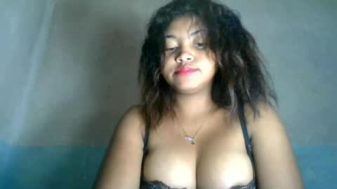 Snapshot of aariciah chatting on 07-27-26, 10:22 aariciah online show from 07-27-26, 10:22