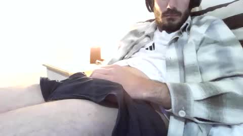 Snapshot of aarion55 chatting on 05-12-26, 02:14 aarion55 online show from 05-12-26, 02:14