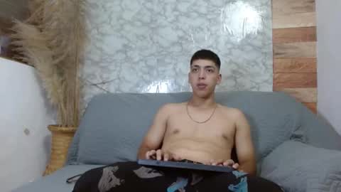 Aaron y Antonella online show from 10-19-25, 08:42