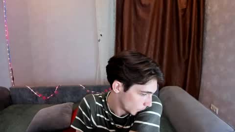 Snapshot of aaron_bang chatting on 06-04-26, 04:35 Aaron Bang online show from 06-04-26, 04:35