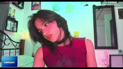 Snapshot of aaron_darkus chatting on 09-28-25, 12:38 Aaron online show from 09-28-25, 12:38