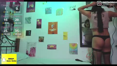 Snapshot of aaron_darkus chatting on 09-30-25, 11:21 Aaron online show from 09-30-25, 11:21