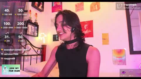 Snapshot of aaron_darkus chatting on 10-12-25, 12:20 Aaron online show from 10-12-25, 12:20