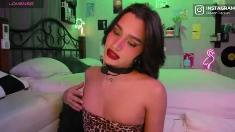 Snapshot of aaron_darkus chatting on 05-18-26, 04:07 Aaron online show from 05-18-26, 04:07