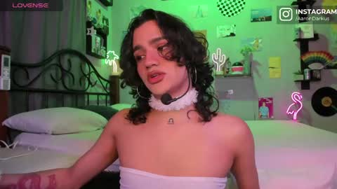 Snapshot of aaron_darkus chatting on 05-27-26, 02:41 Aaron online show from 05-27-26, 02:41