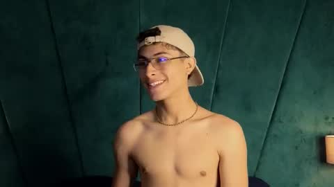 Aaron Ezequiel online show from 10-11-25, 09:24