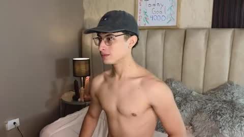 Aaron Ezequiel online show from 01-12-26, 09:42