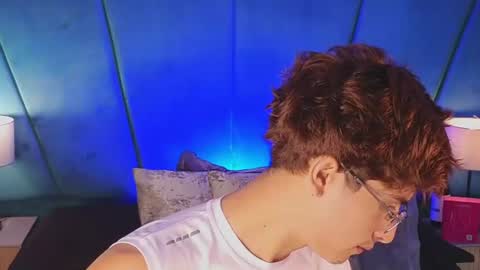 Aaron Ezequiel online show from 07-30-26, 01:21