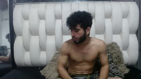 aaron_jones_1 online show from 06-02-26, 04:53