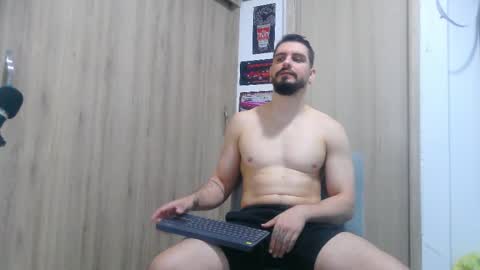 Aaron kwok online show from 11-15-25, 11:32