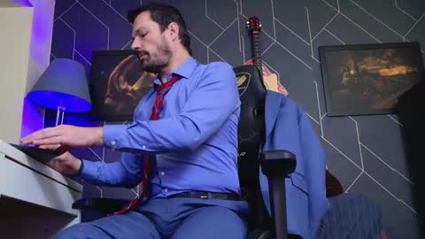 Aaron online show from 11-30-25, 05:39