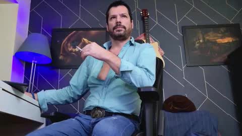 Aaron online show from 12-01-25, 05:45