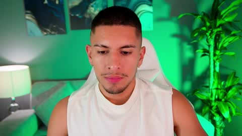 Snapshot of aaronfox_ chatting on 01-07-25, 03:24 AARON online show from 01-07-25, 03:24