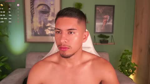 Snapshot of aaronfox_ chatting on 02-08-25, 12:06 AARON online show from 02-08-25, 12:06
