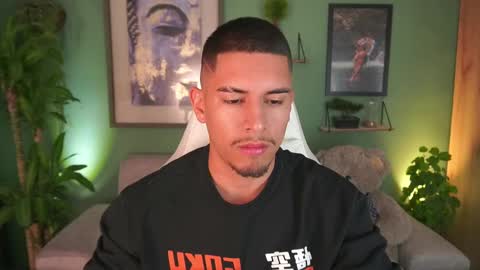 Snapshot of aaronfox_ chatting on 02-19-25, 10:45 AARON online show from 02-19-25, 10:45