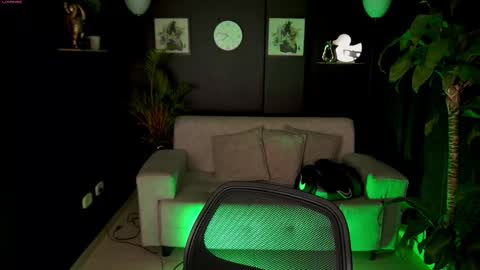 Snapshot of aaronfox_ chatting on 09-26-25, 09:13 AARON online show from 09-26-25, 09:13