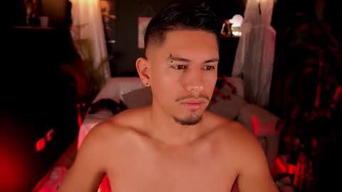 Snapshot of aaronfox_ chatting on 10-02-25, 12:01 AARON online show from 10-02-25, 12:01