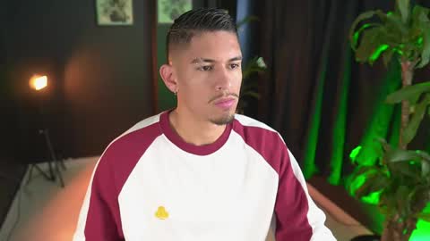 AARON  online show from 04-09-26, 02:44