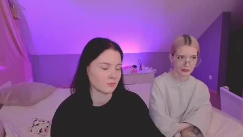 Snapshot of aataraxx chatting on 02-16-25, 05:59 Fiona and Harry online show from 02-16-25, 05:59