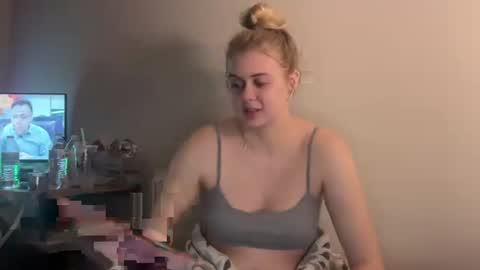 ababyy2901 online show from 10-28-25, 06:17