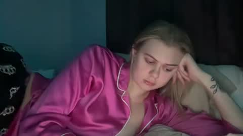 ababyy2901 online show from 11-11-25, 07:19