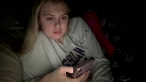 ababyy2901 online show from 11-25-25, 08:14