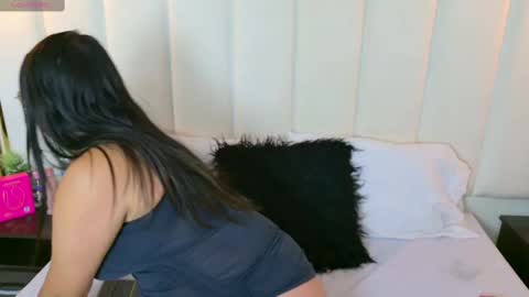 abbiejones_ online show from 10-06-25, 01:41