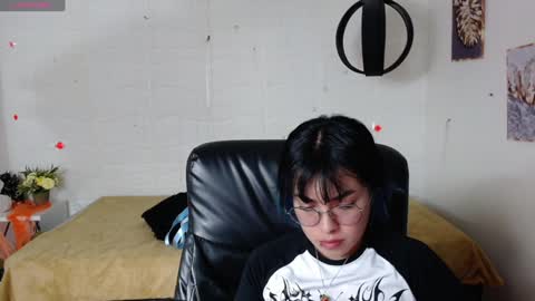 Abbi online show from 12-19-24, 01:40