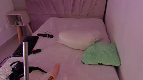 Snapshot of abby__2 chatting on 10-10-25, 02:27 Abby online show from 10-10-25, 02:27