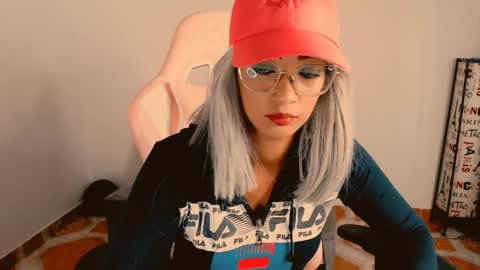 May  Imstagram  online show from 01-03-25, 06:24