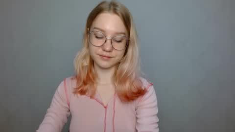 Snapshot of abbymoore__ chatting on 01-12-25, 09:40 Abby Lovense is active online show from 01-12-25, 09:40