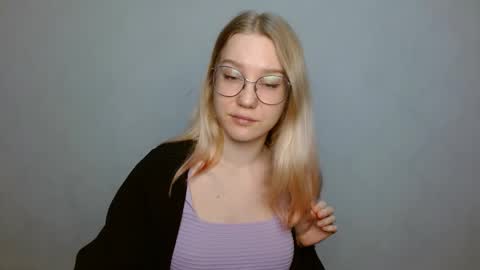 Snapshot of abbymoore__ chatting on 01-26-25, 12:01 Abby Lovense is active online show from 01-26-25, 12:01