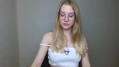 Abby Lovense is active online show from 01-19-26, 02:21