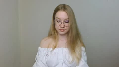 Snapshot of abbymoore__ chatting on 04-23-26, 12:29 Abby Lovense is active online show from 04-23-26, 12:29