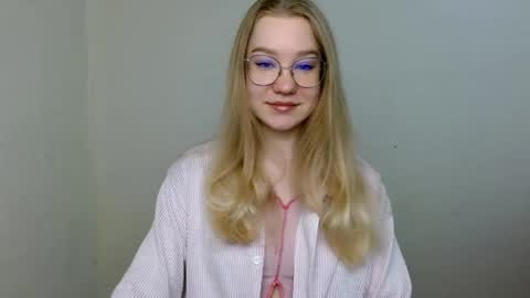 Snapshot of abbymoore__ chatting on 04-28-26, 10:20 Abby Lovense is active online show from 04-28-26, 10:20