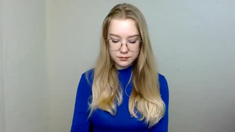 Snapshot of abbymoore__ chatting on 05-03-26, 10:21 Abby Lovense is active online show from 05-03-26, 10:21