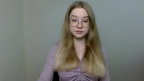 Snapshot of abbymoore__ chatting on 05-07-26, 11:26 Abby Lovense is active online show from 05-07-26, 11:26